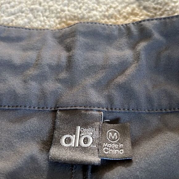 All cool fit Cargo Cropped Pants in grey size M EUC - Picture 5 of 9
